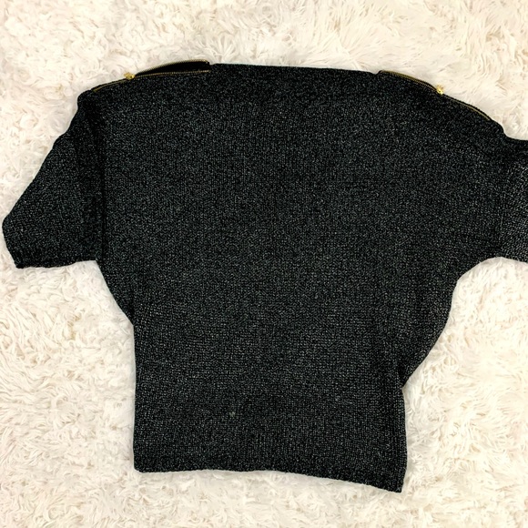 Gap Short Sleeve  Light weight Sweater. Size Large - Picture 9 of 13